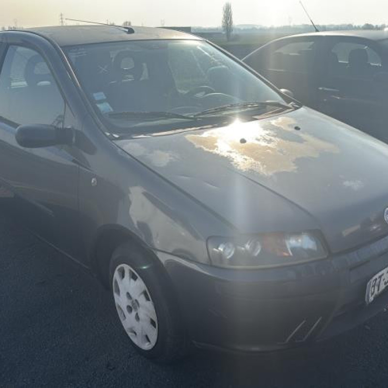 Aile avant gauche FIAT PUNTO 2 Photo n°6