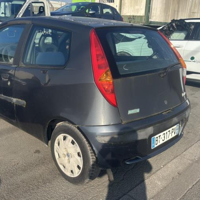 Aile avant gauche FIAT PUNTO 2 Photo n°8