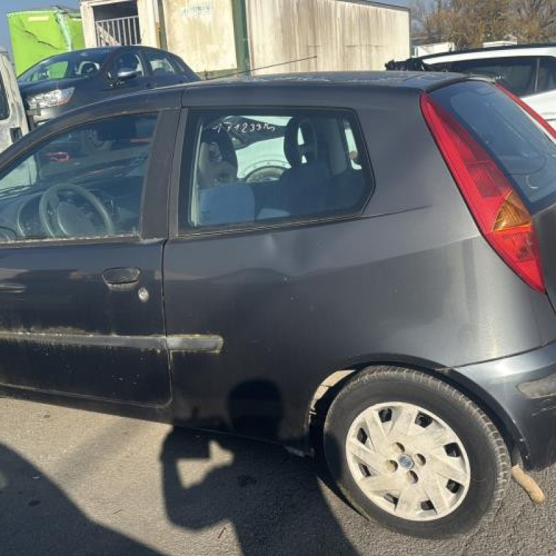 Aile avant gauche FIAT PUNTO 2 Photo n°10