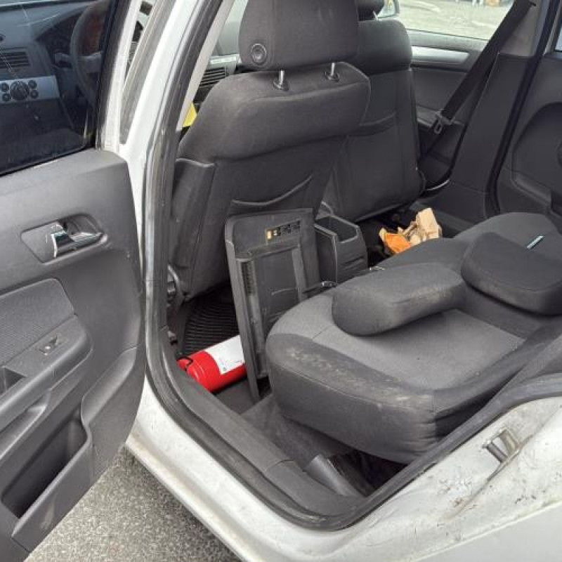 Aile avant gauche OPEL ASTRA H Photo n°15