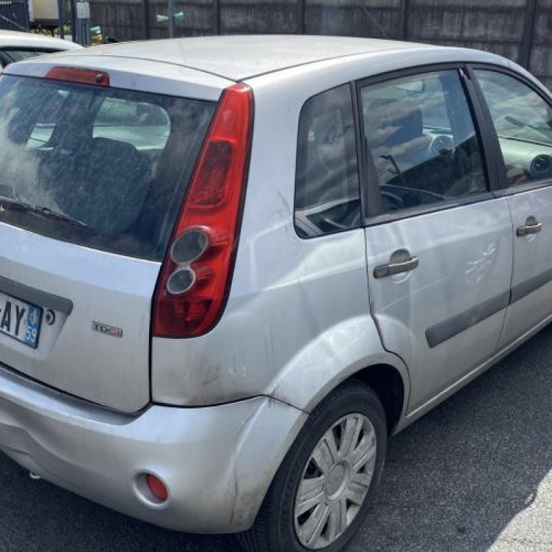 Malle/Hayon arriere FORD FIESTA 5 Photo n°14