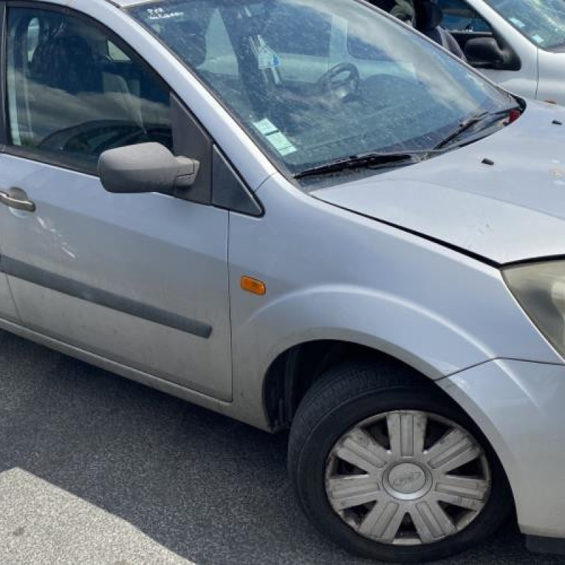 Malle/Hayon arriere FORD FIESTA 5 Photo n°18