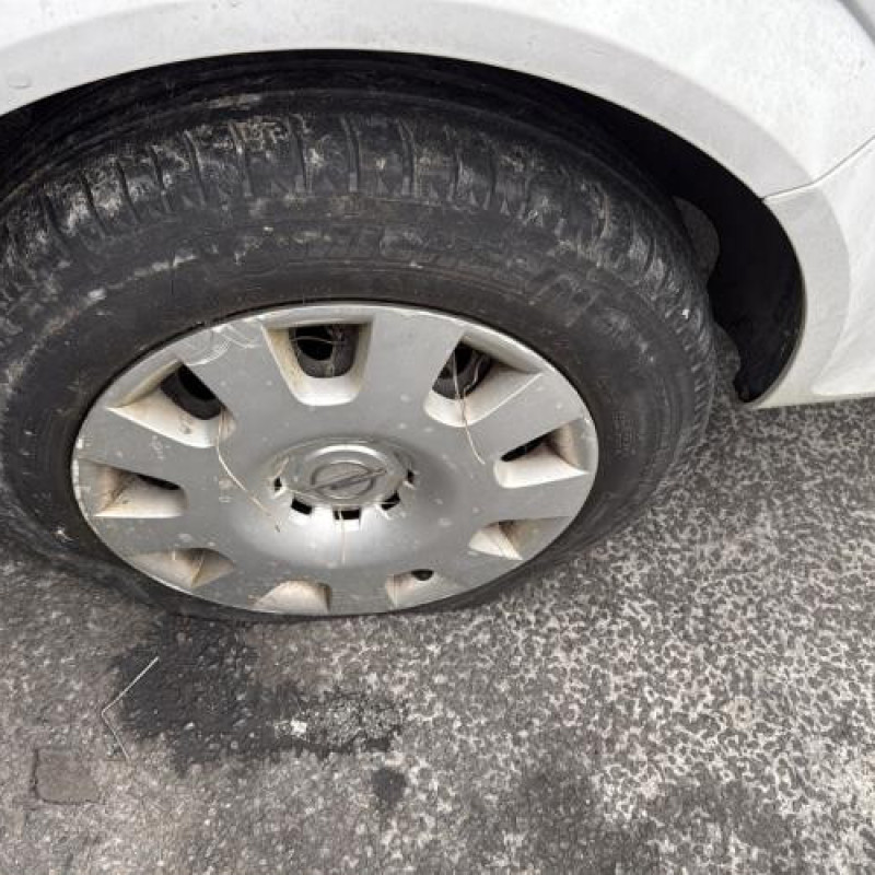 Pare choc avant OPEL ASTRA H Photo n°20