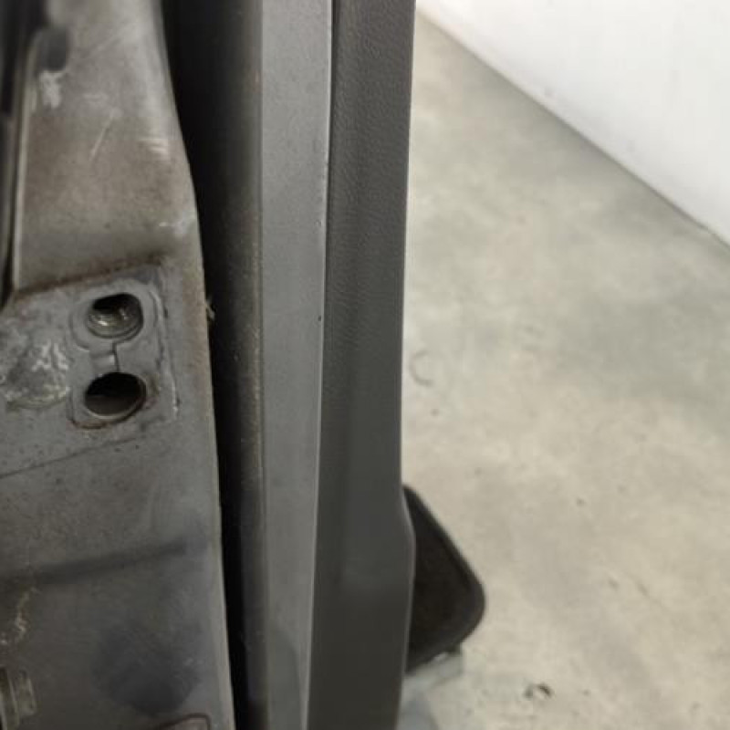 Porte avant droit VOLKSWAGEN GOLF 5 Photo n°2