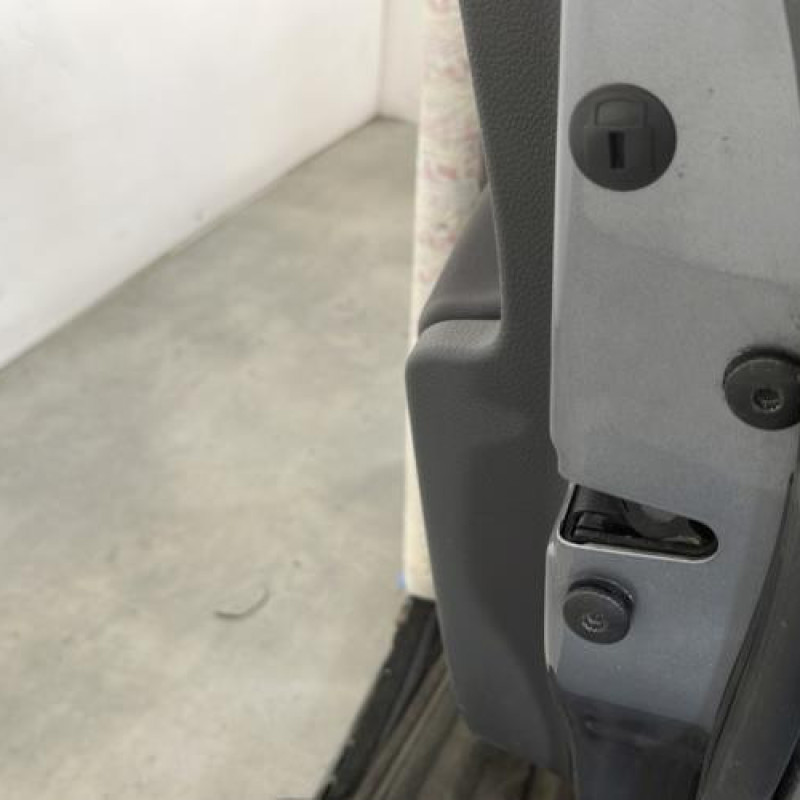 Porte avant droit VOLKSWAGEN GOLF 5 Photo n°4