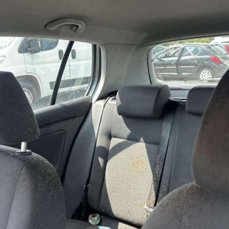 Porte avant droit VOLKSWAGEN GOLF 5 Photo n°17
