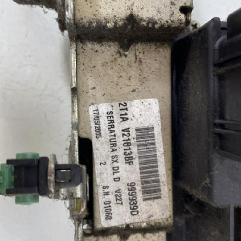Serrure avant gauche FORD TRANSIT CONNECT 1 Photo n°3