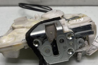 Serrure avant gauche SUZUKI SWIFT 3