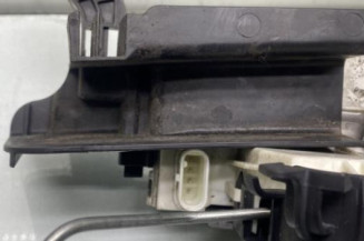 Serrure avant gauche MERCEDES CLASSE A 176