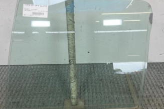 Vitre arriere gauche PEUGEOT 106 Photo n°1