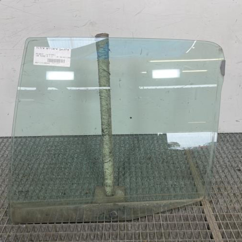 Vitre arriere gauche PEUGEOT 106 Photo n°1