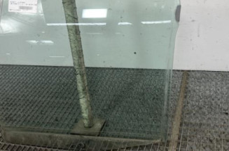 Vitre arriere gauche PEUGEOT 106