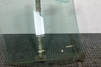 Vitre arriere gauche PEUGEOT 106