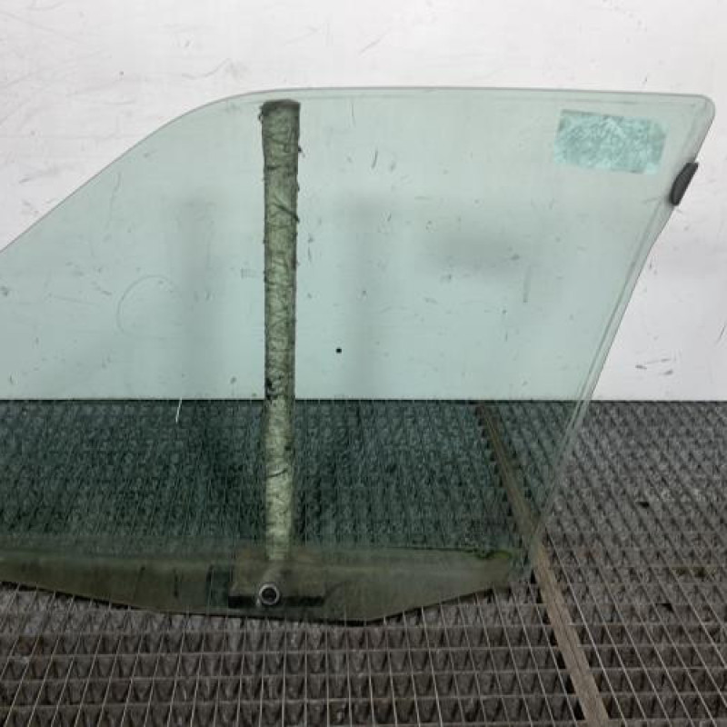 Vitre avant droit PEUGEOT 106 Photo n°4