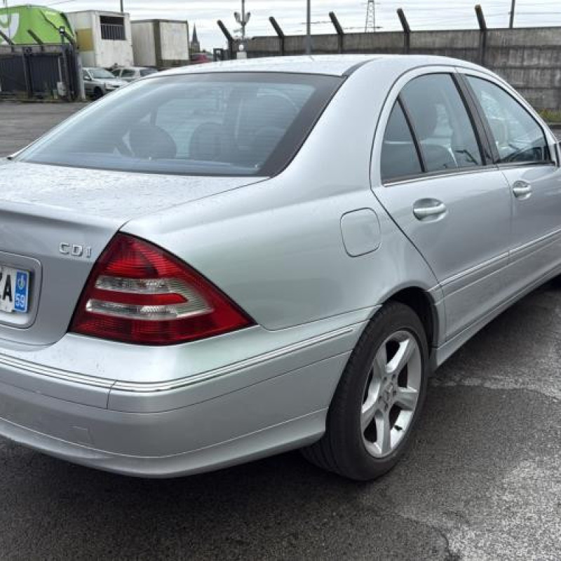 Aile avant gauche MERCEDES CLASSE C 203 Photo n°17