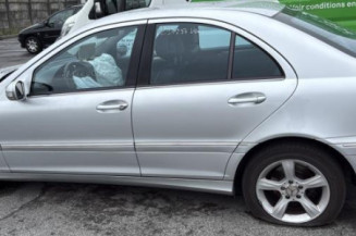 Aile avant gauche MERCEDES CLASSE C 203