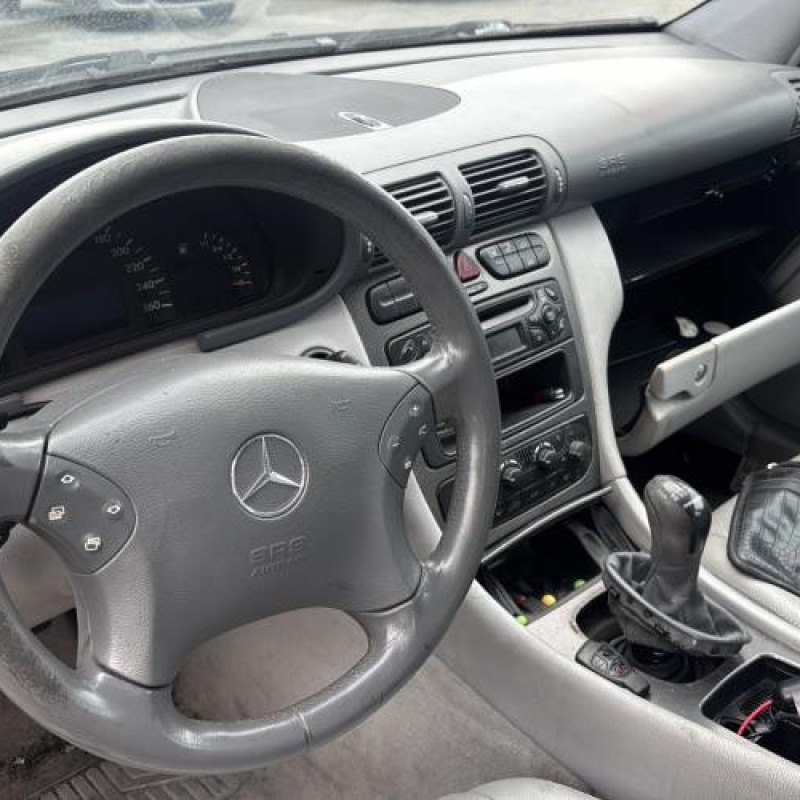 Aile avant gauche MERCEDES CLASSE C 203 Photo n°18