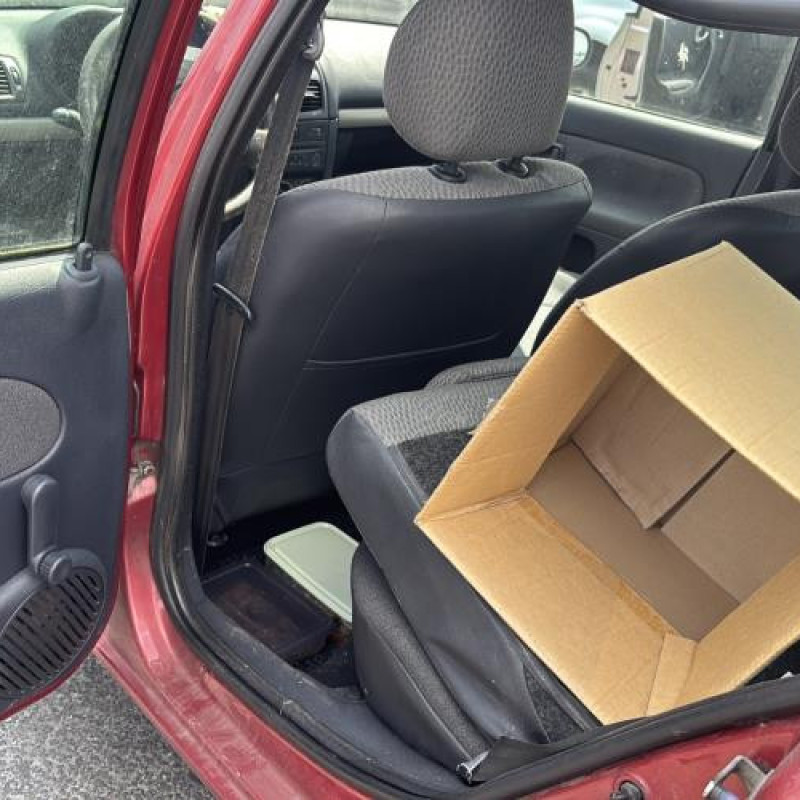 Aile avant gauche RENAULT CLIO 2 Photo n°19