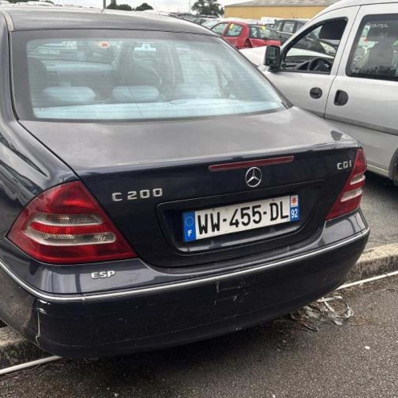 Pare choc arriere MERCEDES CLASSE C 203 Photo n°11
