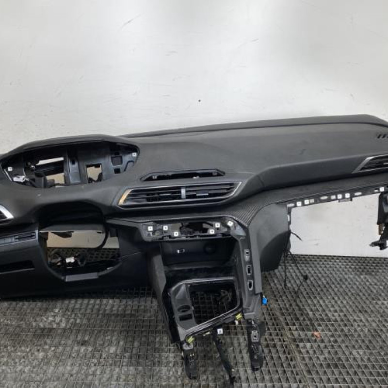 Planche de bord complete PEUGEOT 3008 2 Photo n°1