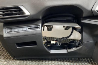 Planche de bord complete PEUGEOT 3008 2
