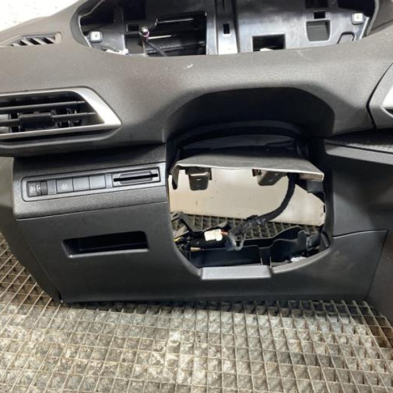 Planche de bord complete PEUGEOT 3008 2 Photo n°7