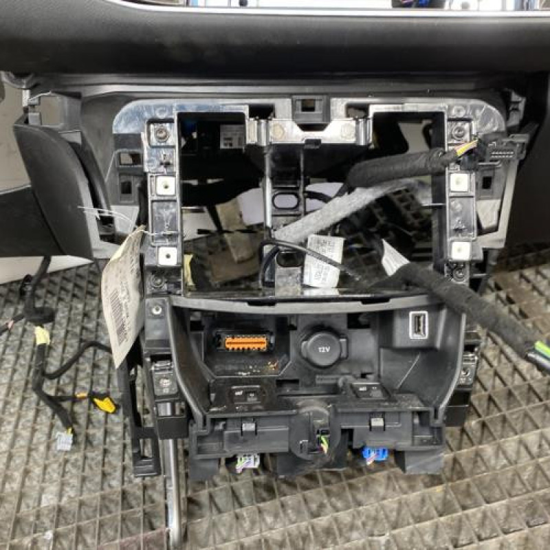 Planche de bord complete PEUGEOT 308 2 SW Photo n°7