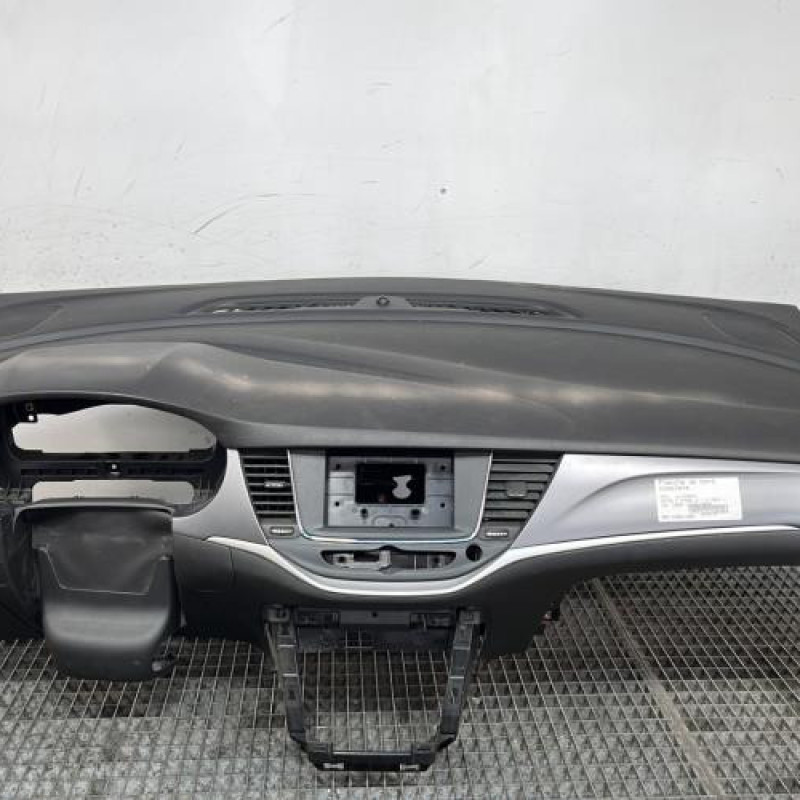 Planche de bord complete OPEL ASTRA K Photo n°1