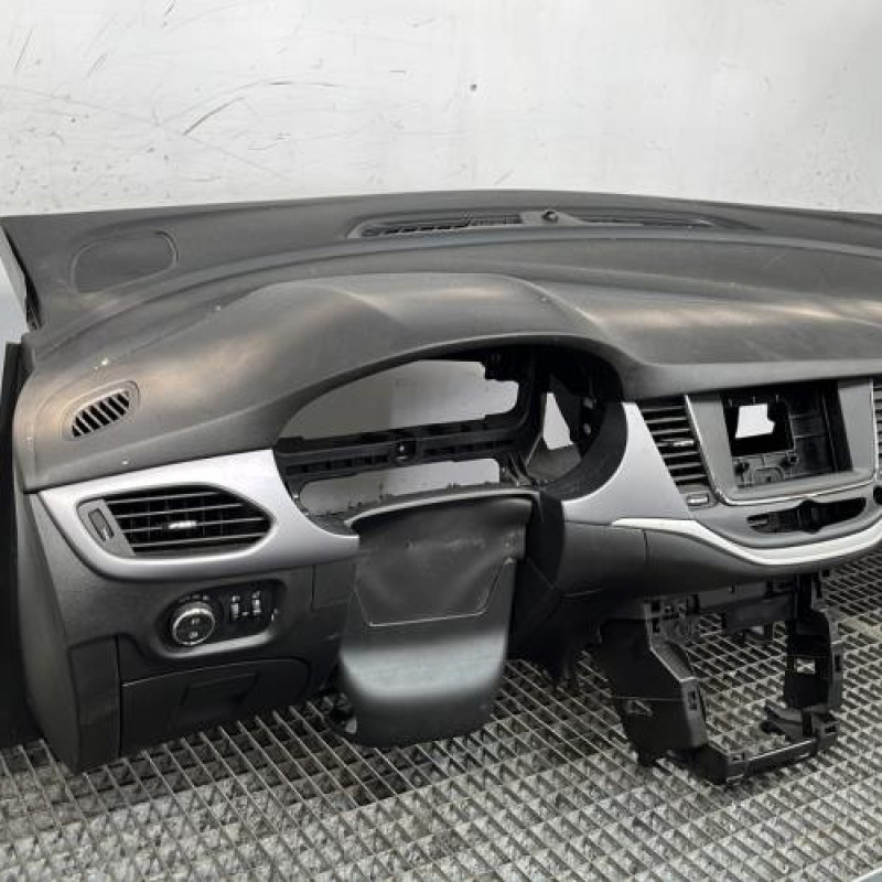 Planche de bord complete OPEL ASTRA K Photo n°8