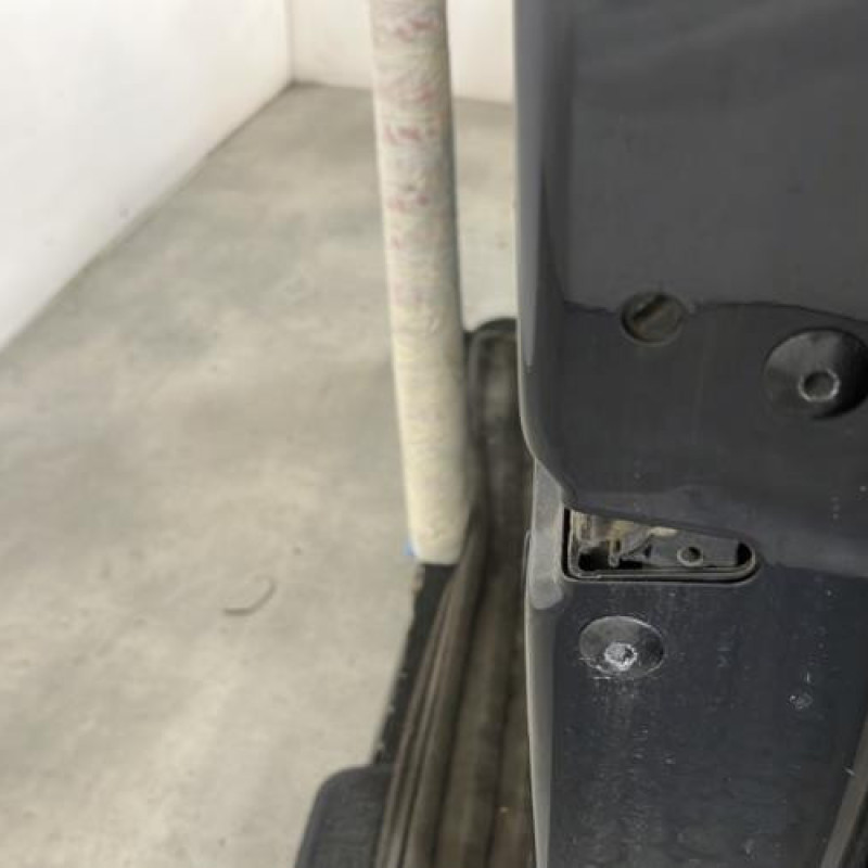 Porte avant droit VOLKSWAGEN POLO 5 Photo n°3