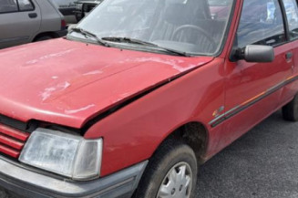 Porte avant droit PEUGEOT 205