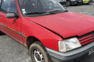 Porte avant droit PEUGEOT 205