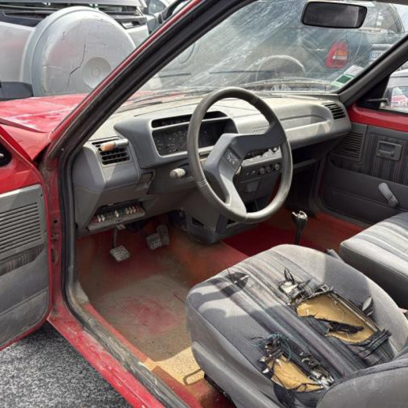Porte avant droit PEUGEOT 205 Photo n°15