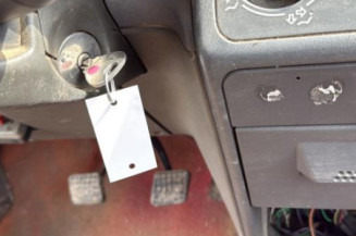 Porte avant droit PEUGEOT 205
