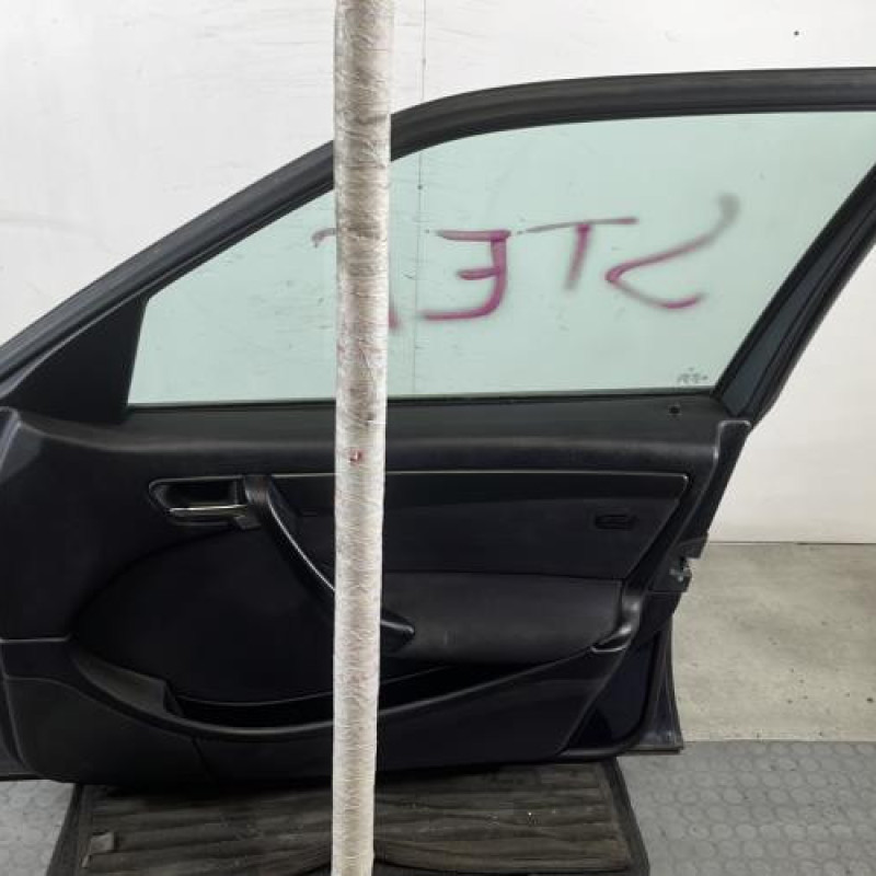 Porte avant droit MERCEDES CLASSE C 202 Photo n°7