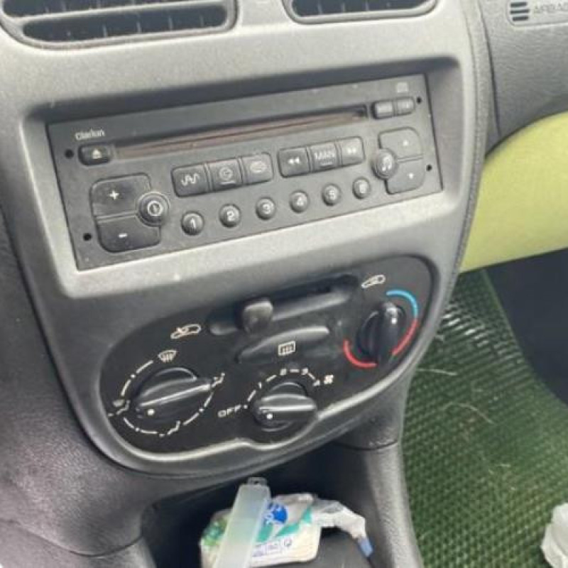 Autoradio d'origine PEUGEOT 206 Photo n°9