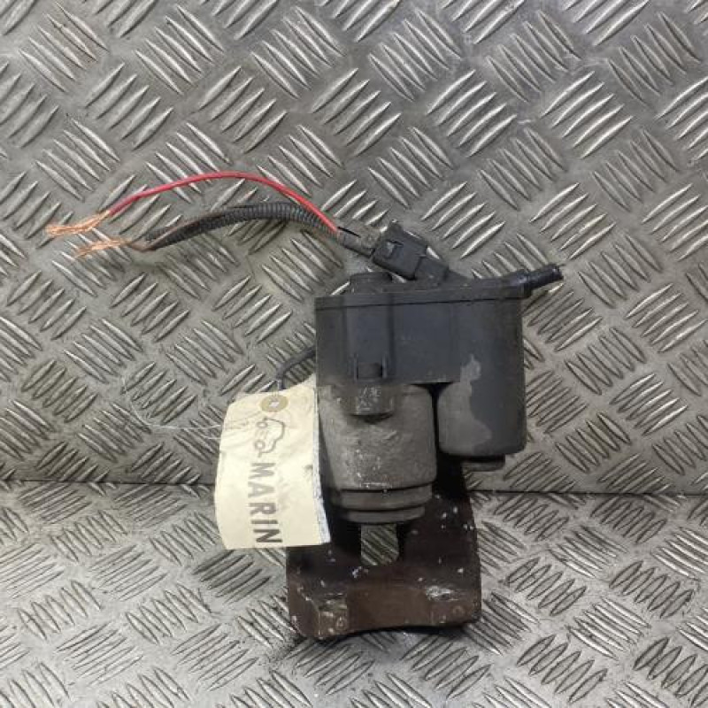 Etrier arriere droit (freinage) VOLKSWAGEN PASSAT 5 Photo n°3
