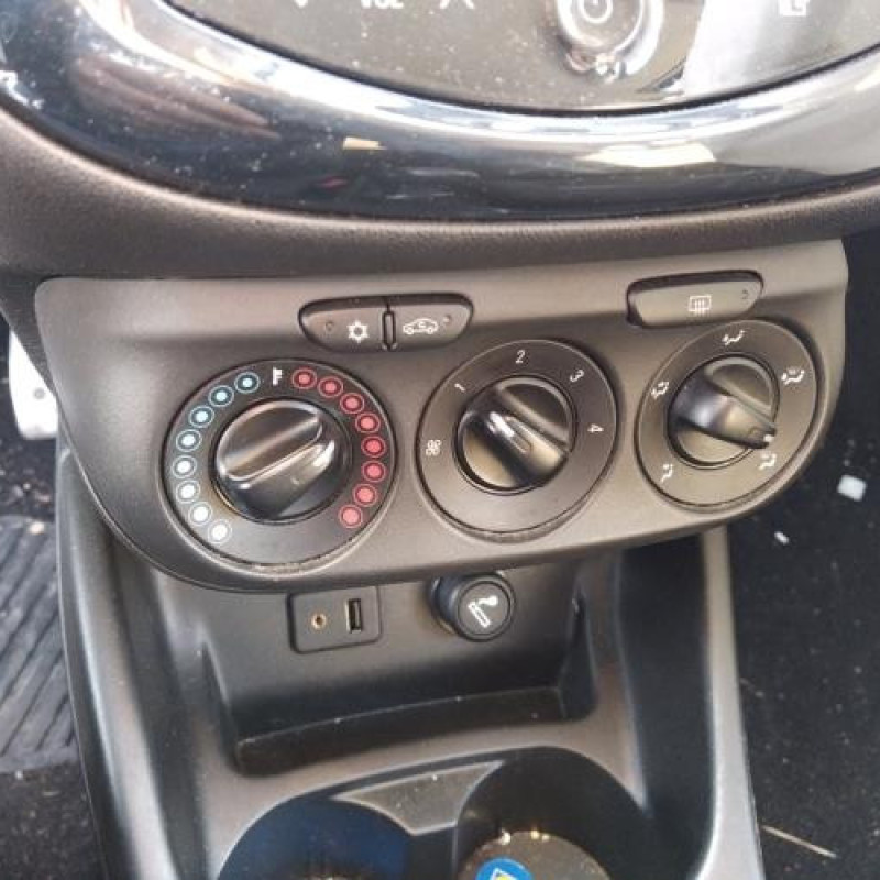 Eclairage de plafonnier OPEL CORSA E Photo n°14