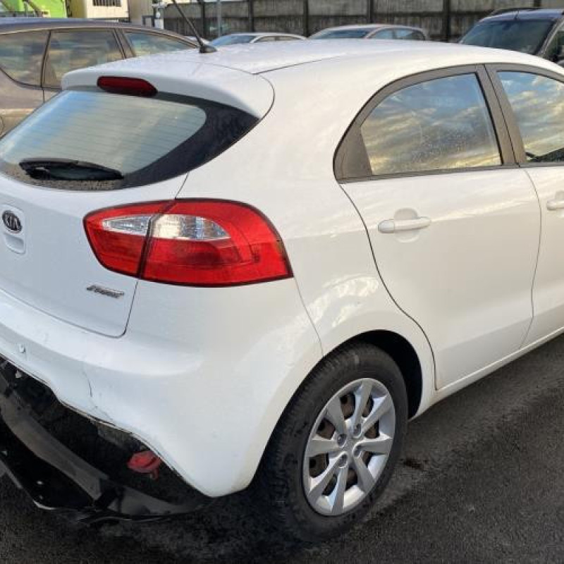 Plage arriere KIA RIO 3 Photo n°7