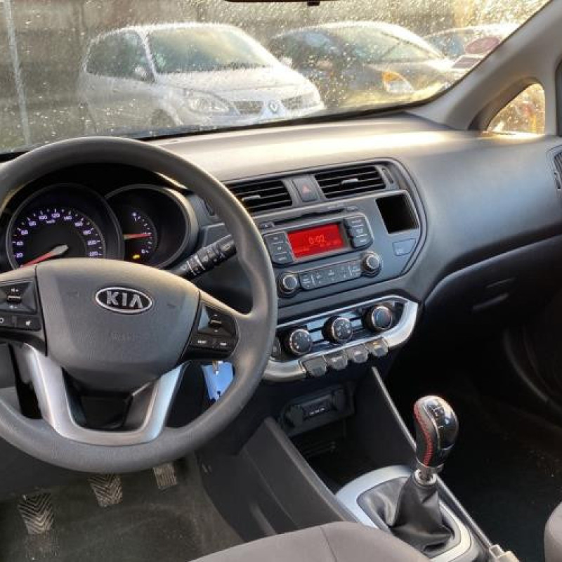 Plage arriere KIA RIO 3 Photo n°18