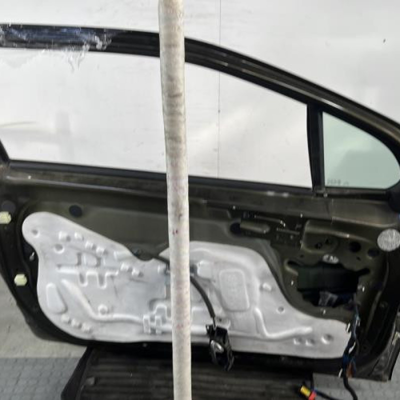 Porte avant gauche CITROEN DS3 Photo n°8