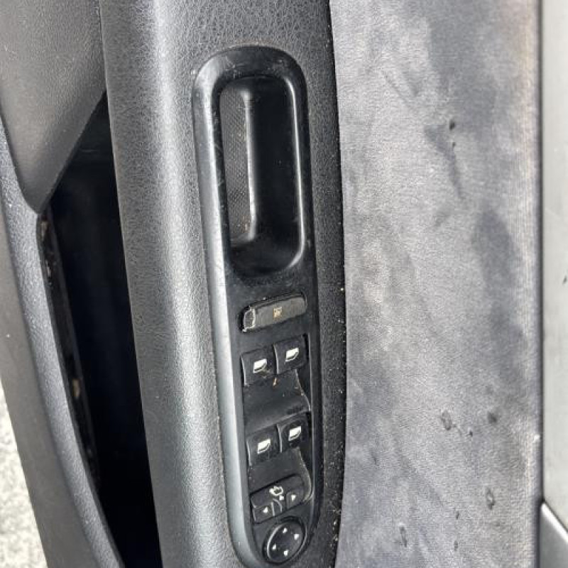 Porte avant gauche PEUGEOT 407 Photo n°18