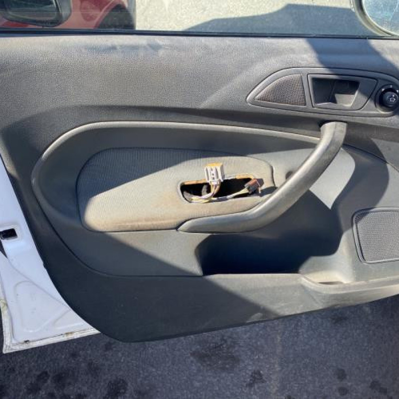 Porte avant droit FORD FIESTA 6 Photo n°15