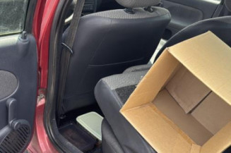 Vitre arriere droit RENAULT CLIO 2