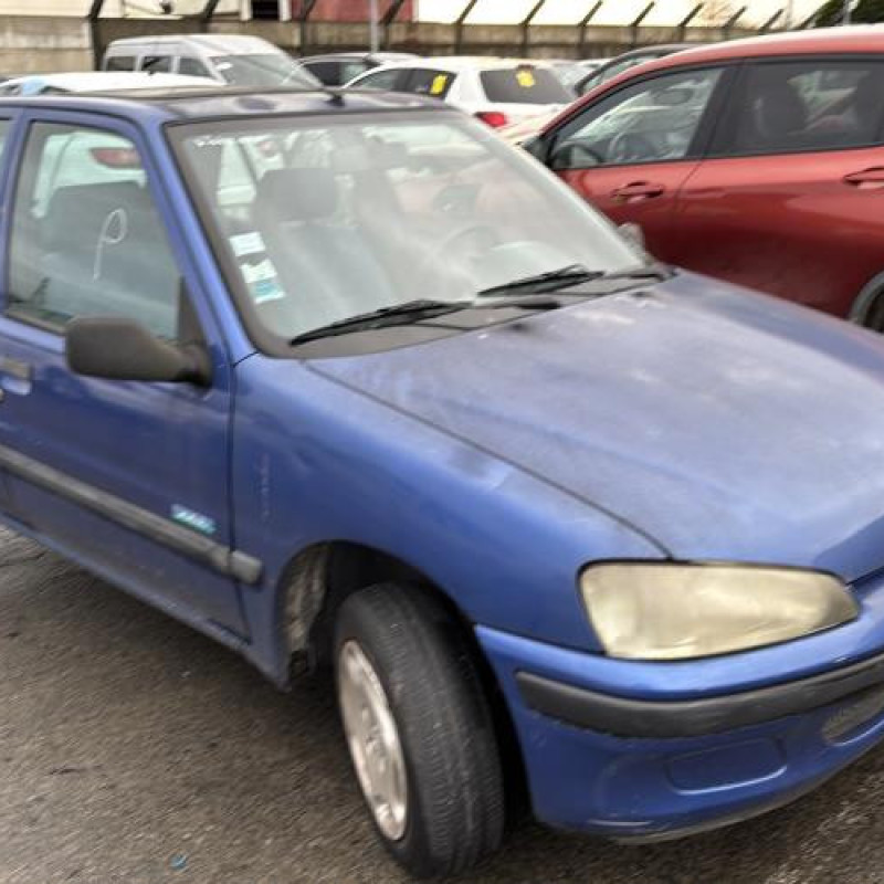 Vitre arriere droit PEUGEOT 106 Photo n°6