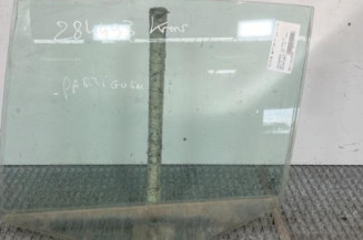 Vitre arriere gauche VOLKSWAGEN GOLF 5 Photo n°1