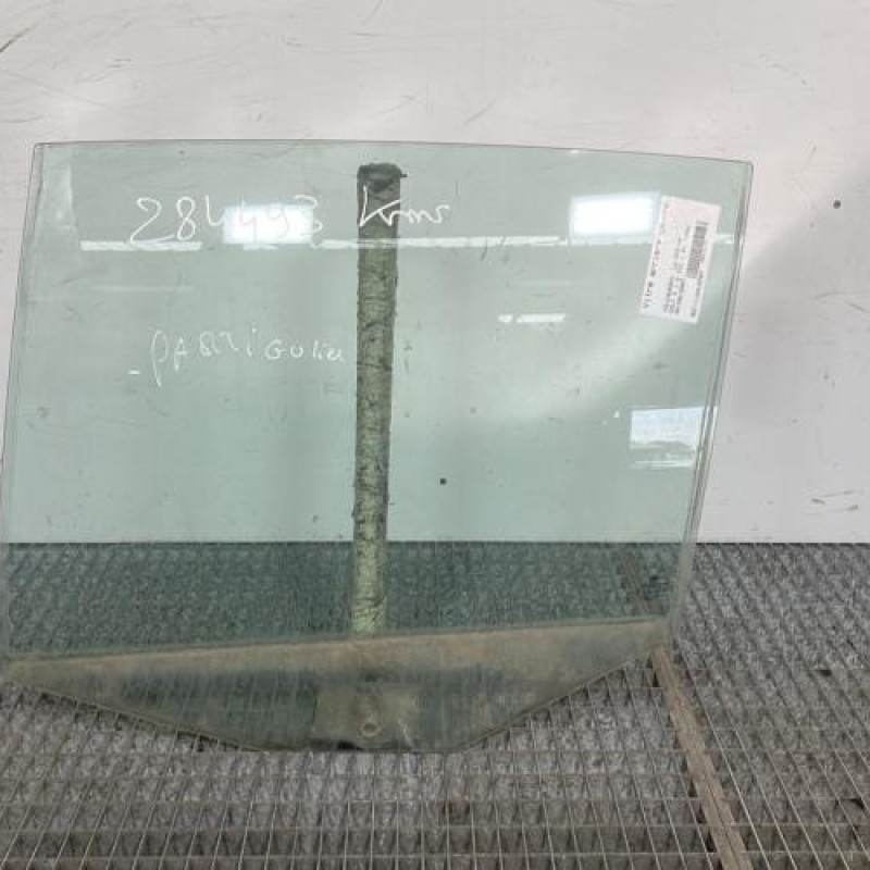 Vitre arriere gauche VOLKSWAGEN GOLF 5 Photo n°1