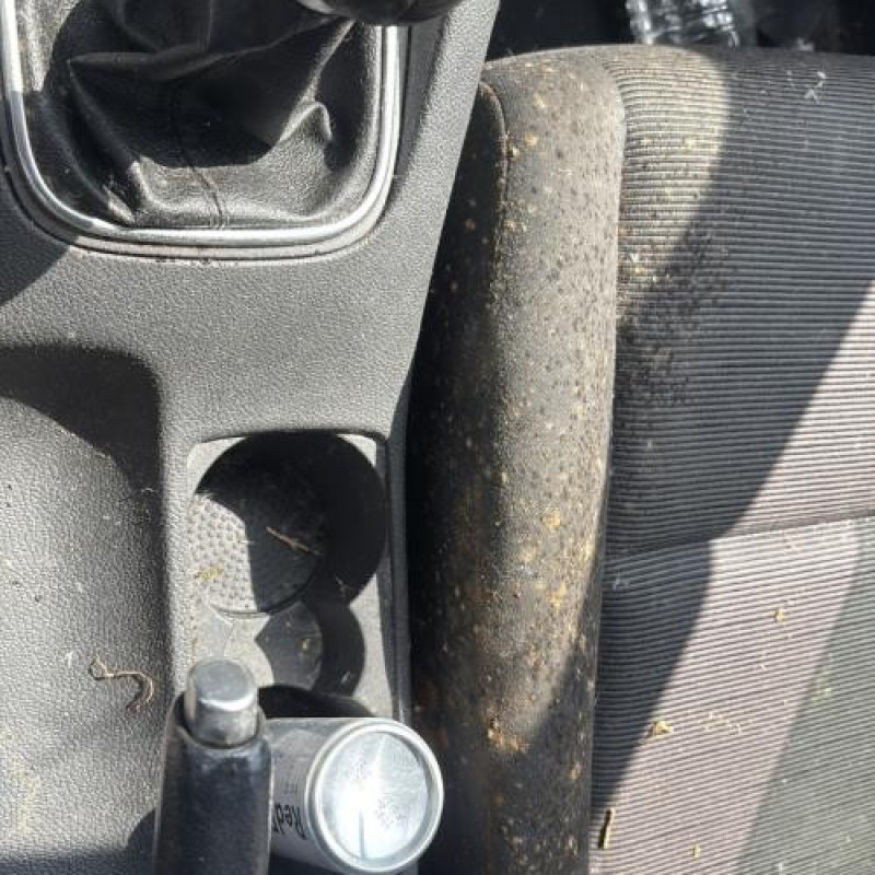 Vitre arriere gauche VOLKSWAGEN GOLF 5 Photo n°19