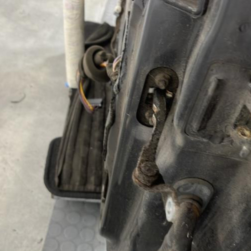 Porte avant gauche RENAULT CLIO 2 Photo n°4