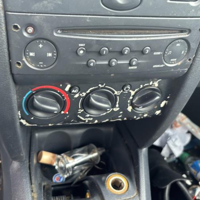 Porte avant gauche RENAULT CLIO 2 Photo n°18